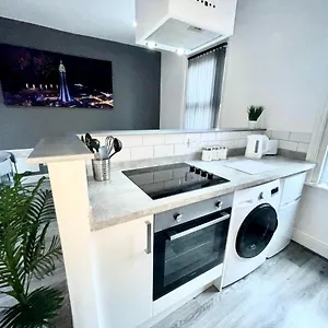 Reads Luxury Jacuzzi Blackpool